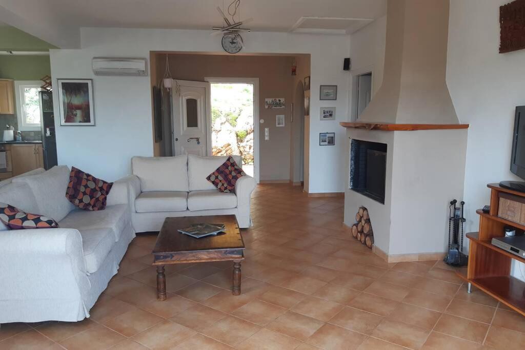 Villa Sunrise With Stunning Views And Private Pool Katokhórion Extérieur photo