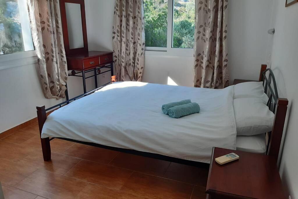 Villa Sunrise With Stunning Views And Private Pool Katokhórion Extérieur photo